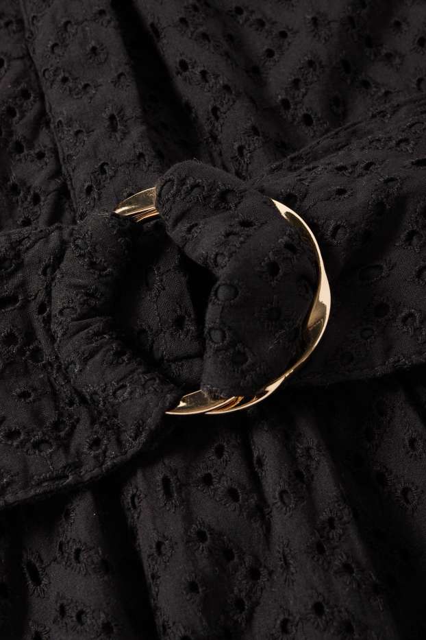 Femmes - Robe-chemise à ceinture - broderie anglaise - noir
