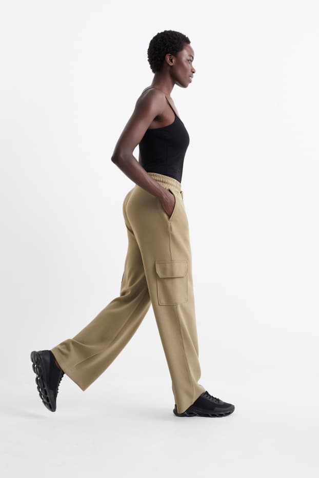 Women - Technical cargo joggers - green