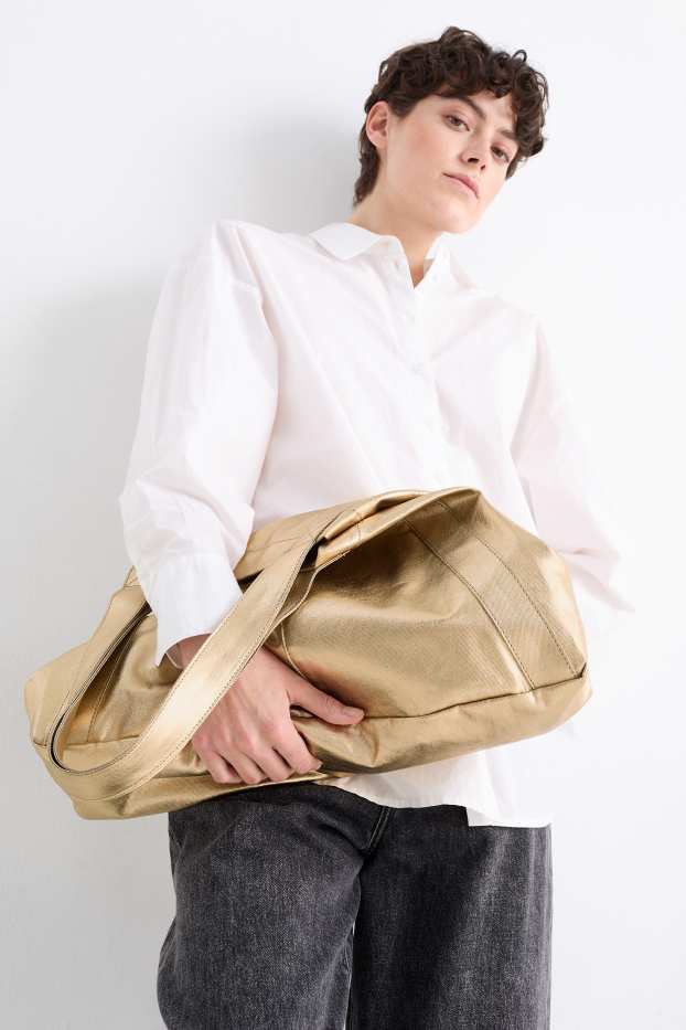 Dámské - Velká kabelka shopper - z lesklého materiálu - zlatá