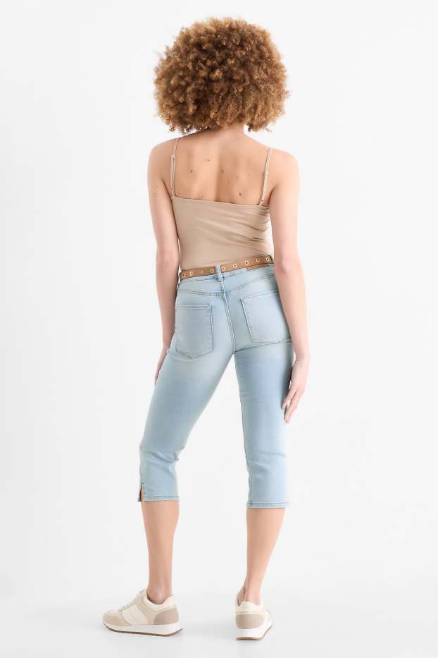 Kobiety - Capri jeans z paskiem - średniowysoki stan - dżins-jasnoniebieski