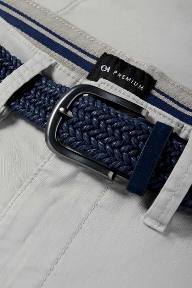 Pánské - Kalhoty chino s páskem - regular fit - světle šedá