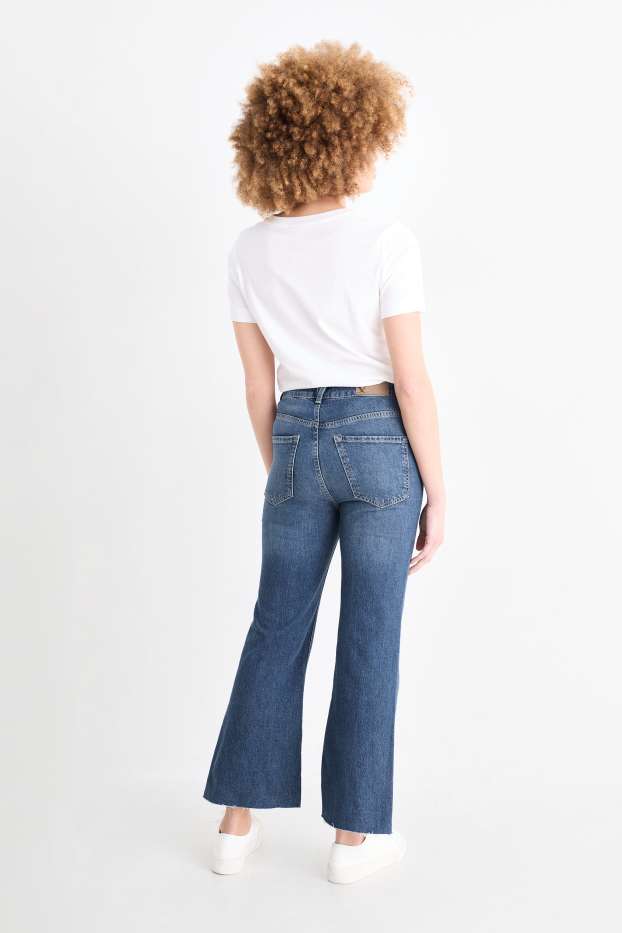 Women - Cropped flared jeans - high waist - blue denim