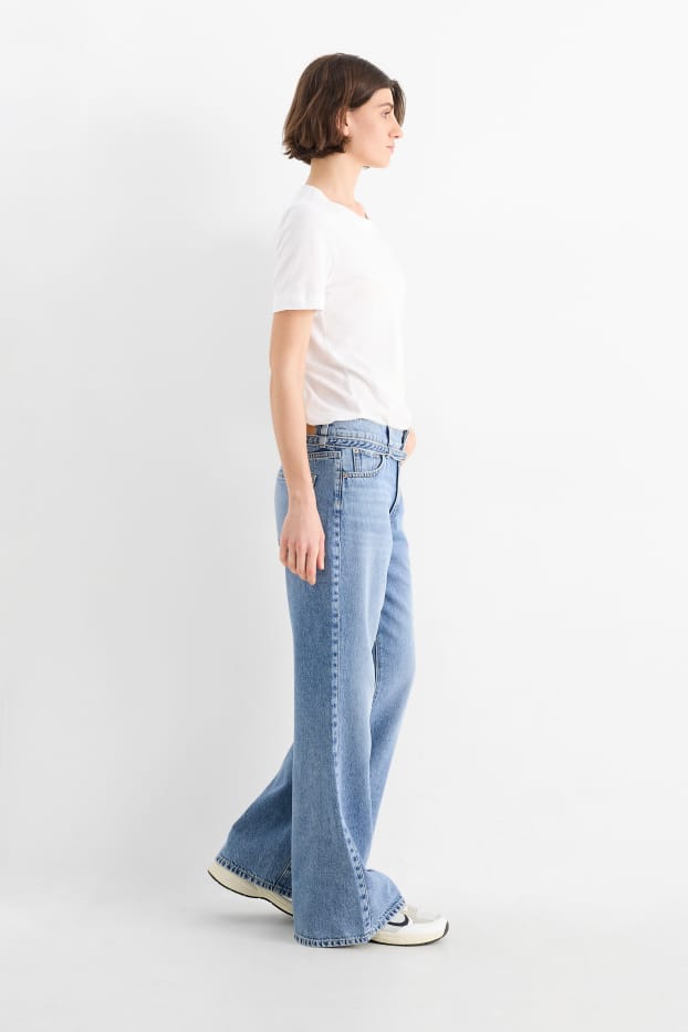 Dames - Loose flared jeans - mid waist - jeanslichtblauw