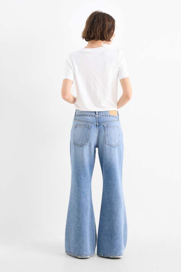 Dames - Loose flared jeans - mid waist - jeanslichtblauw