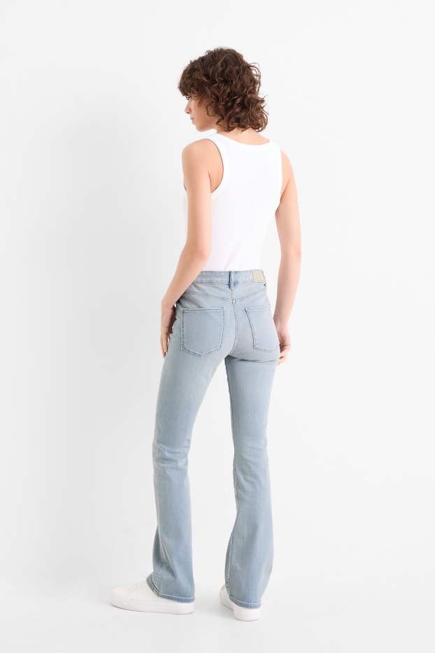 Damen - Bootcut Jeans - Mid Waist - helljeansblau