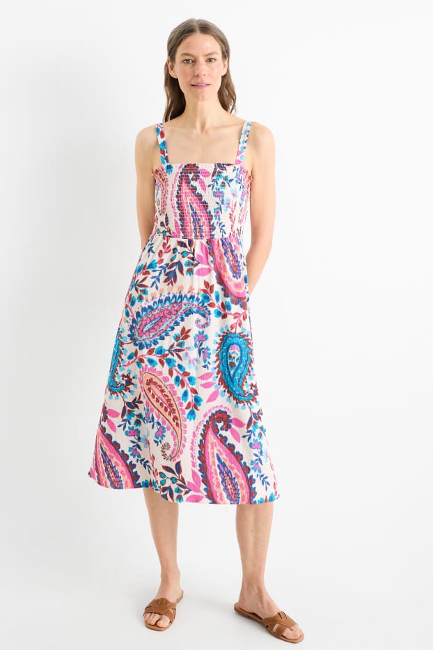 Women - Fit & flare dress - patterned - textured - smocked - pink