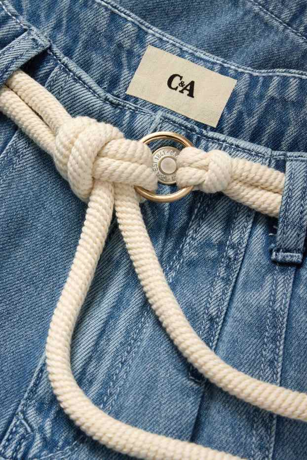 Femei - Bermude de blugi cu curea - talie medie - denim-albastru deschis