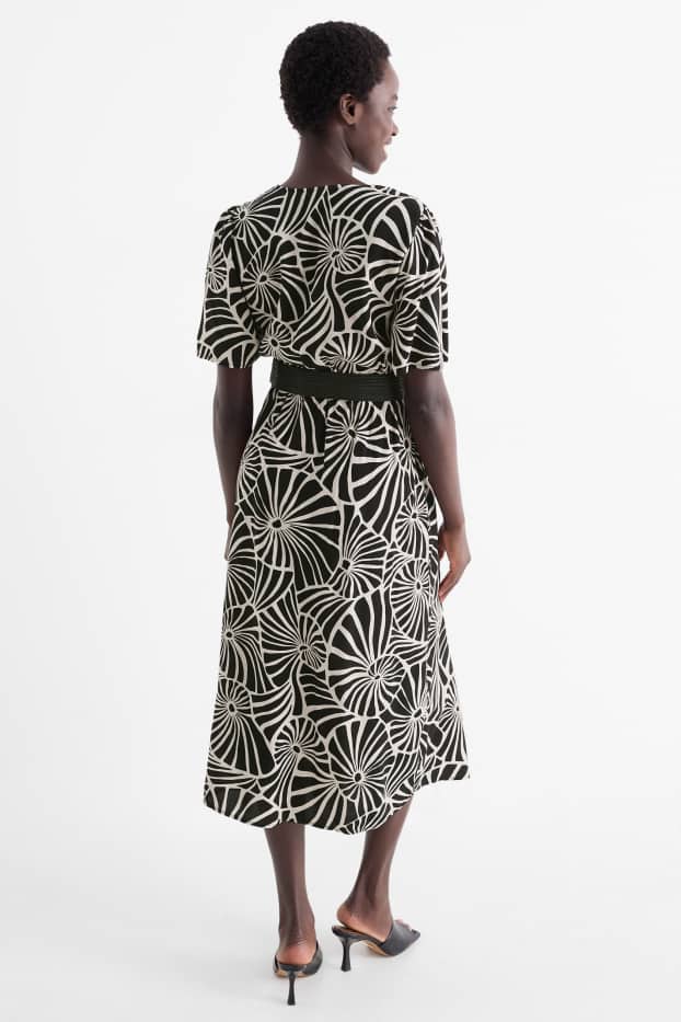 Femmes - Robe en viscose à col V et dotée d'une ceinture - à motif - noir / beige