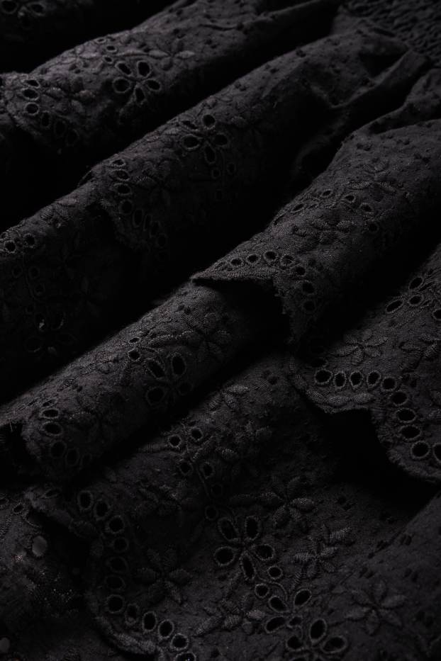 Damen - Blusentop - Broderie Anglaise - gesmokt - schwarz