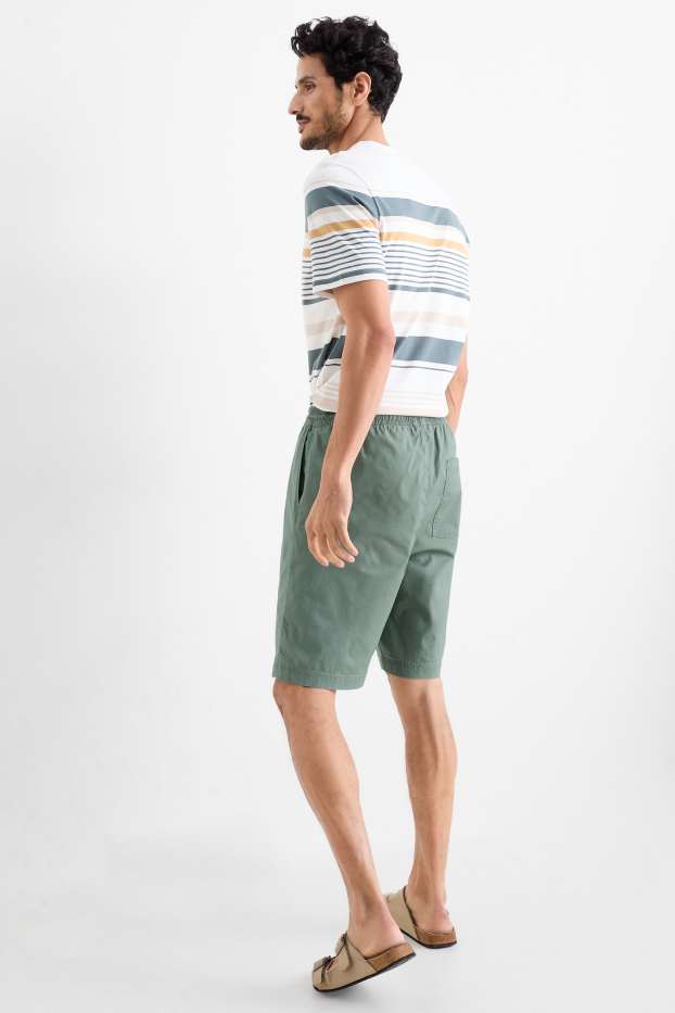 Bărbați - Pantaloni scurți - verde