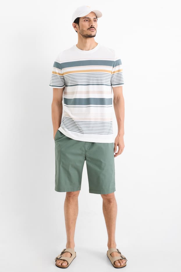 Bărbați - Pantaloni scurți - verde