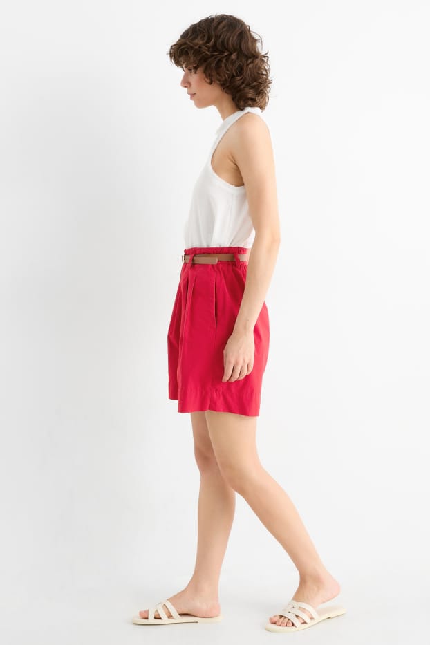 Damen - Shorts mit Gürtel - High Waist - dunkelrot