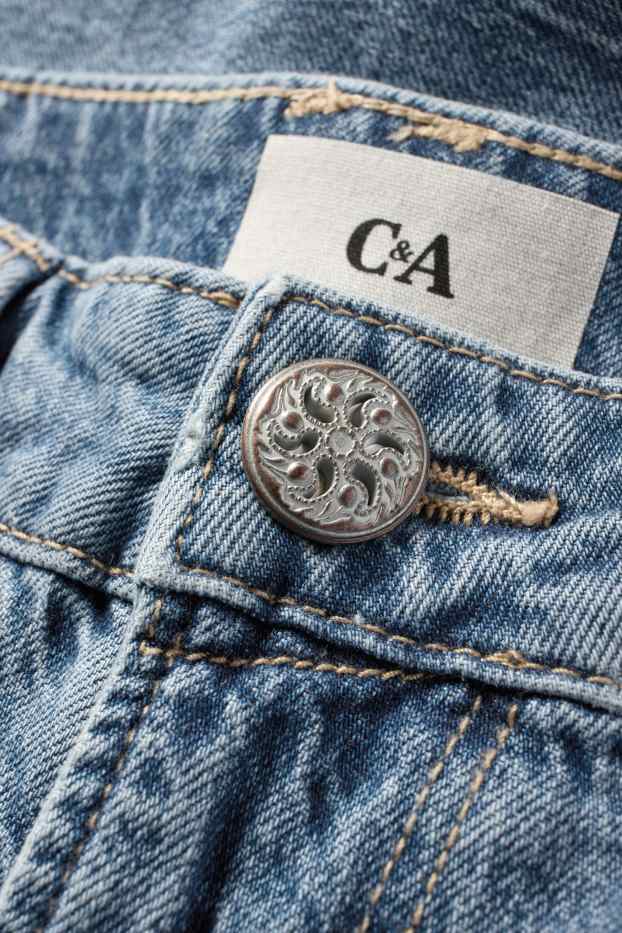 Damen - Crop Flared Jeans - High Waist - helljeansblau