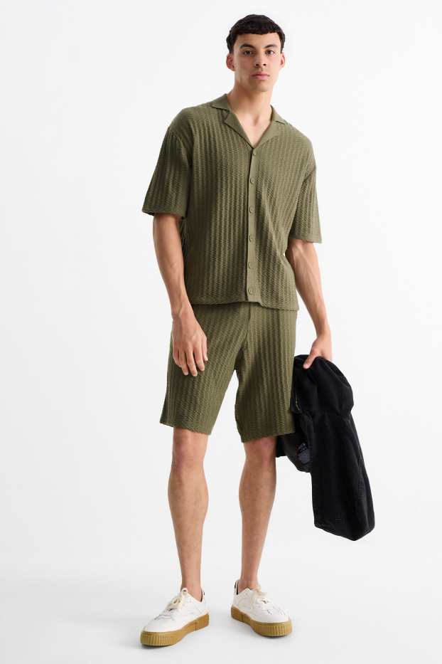 Men - Shorts - textured - dark green