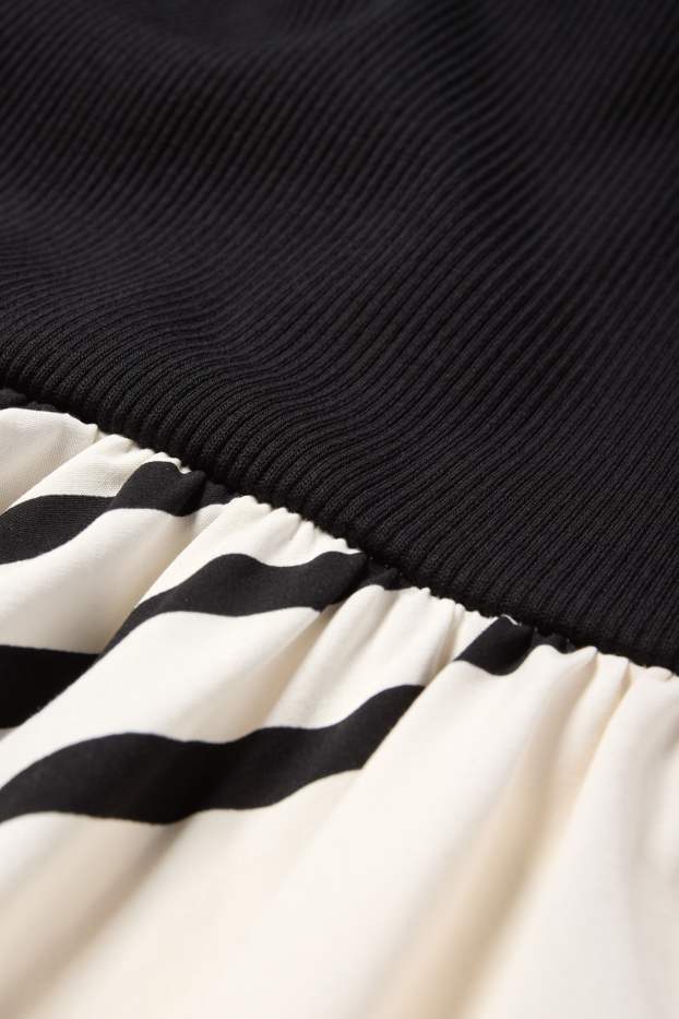 Women - Fit & flare dress - patterned - black / beige