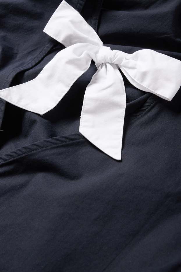 Dona - Brusa crop - blau fosc
