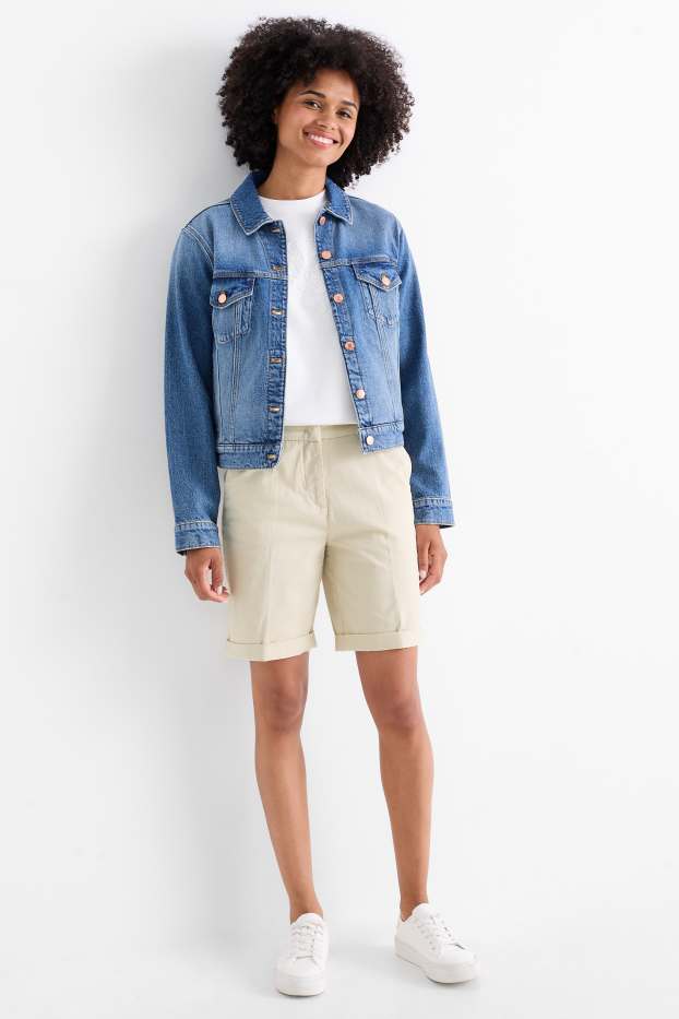 Kobiety - Szorty bermudy - średni stan - jasny beż