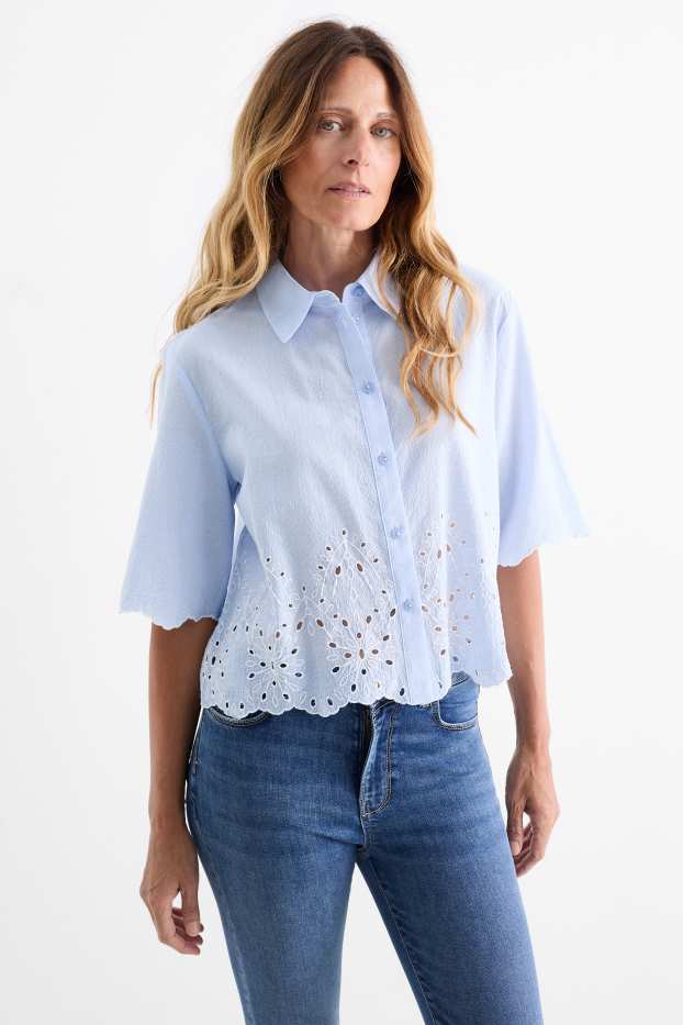 Femmes - Chemisier - broderie anglaise - bleu clair