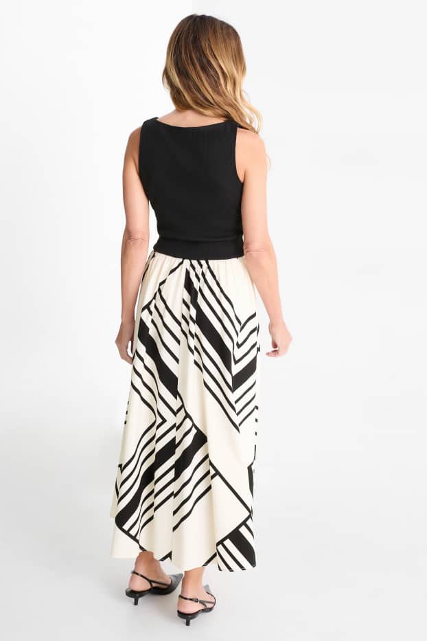 Women - Fit & flare dress - patterned - black / beige
