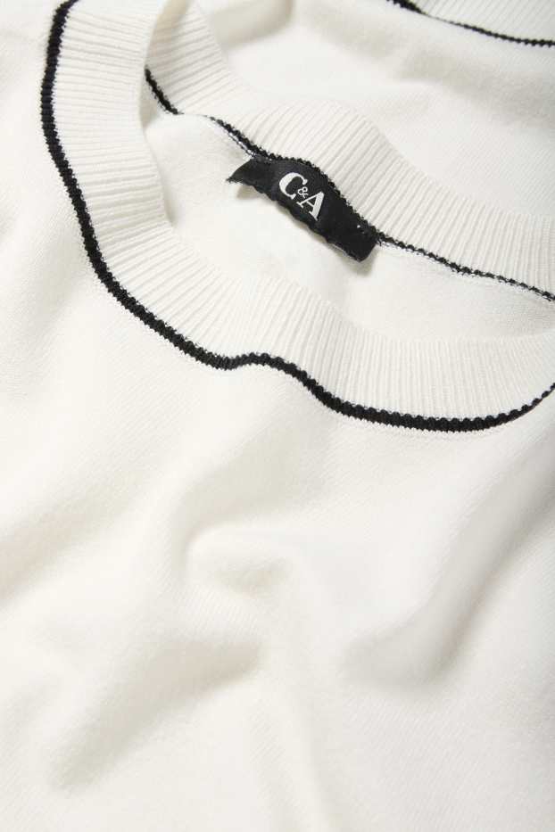Women - Fine knit jumper - white