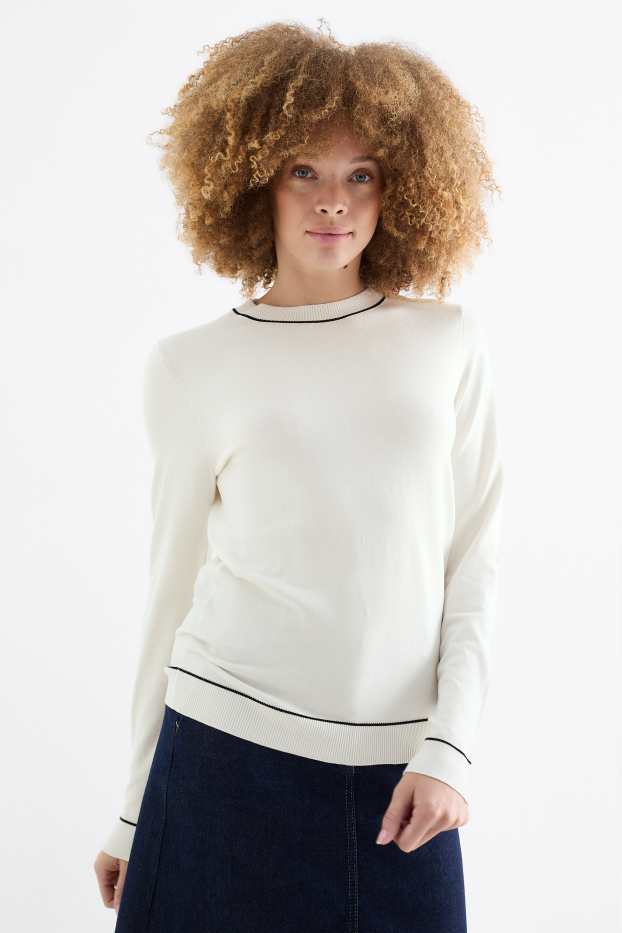 Women - Fine knit jumper - white