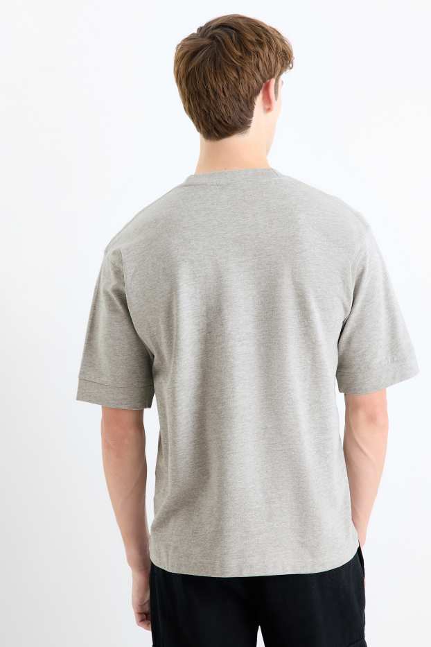 Pánské - Tričko - relaxed fit - světle šedá-žíhaná