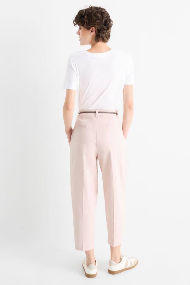Femei - Pantaloni de stofă cu curea - talie înaltă - wide leg - roz deschis