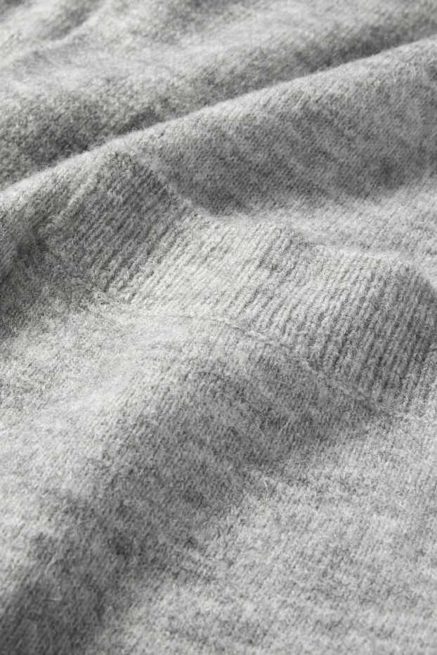Femmes - Long gilet en maille - gris