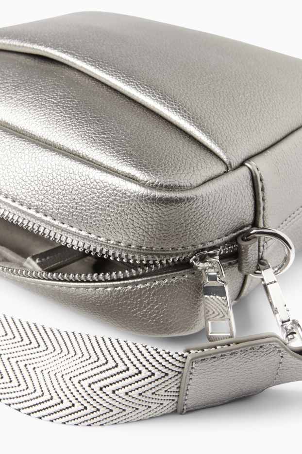 Damen - Umhängetasche mit abnehmbarem Taschengurt - Lederimitat - silber