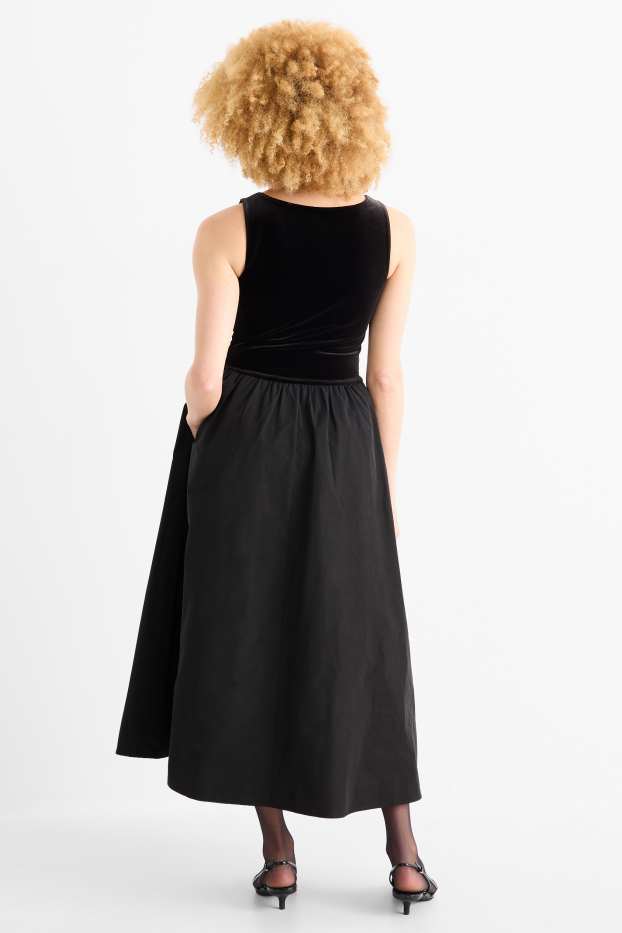 Women - Fit & flare dress - black