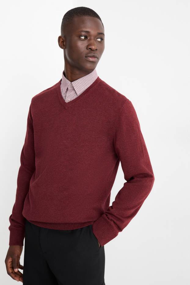 Hommes - Ensemble - pull avec encolure en V et chemise de bureau - 2 pièces - rouge foncé