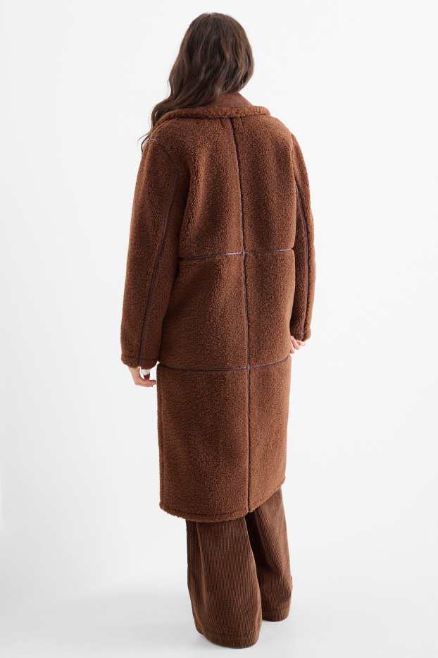 Dames - Imitatie shearling mantel - imitatieleer - bruin
