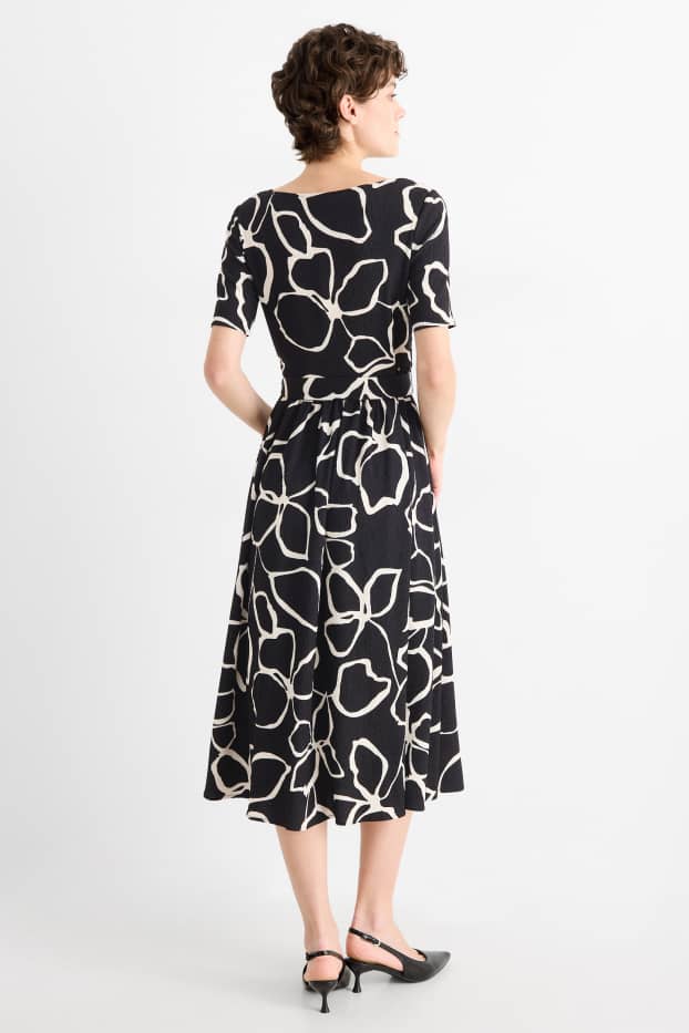 Damen - Fit & Flare Kleid mit Gürtel - geblümt - strukturiert - schwarz / weiß