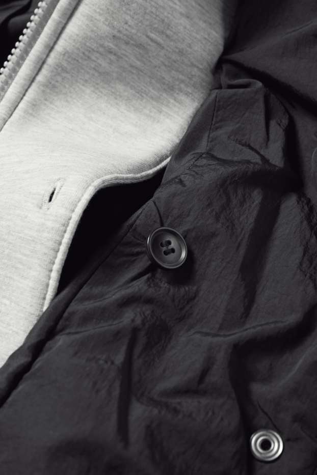 Damen - Steppjacke mit Kapuze - schwarz