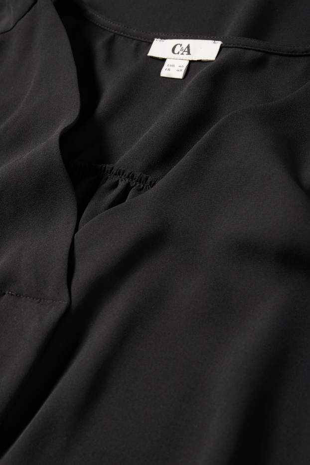 Dámské - Halenka s výstřihem ve tvaru V - černá