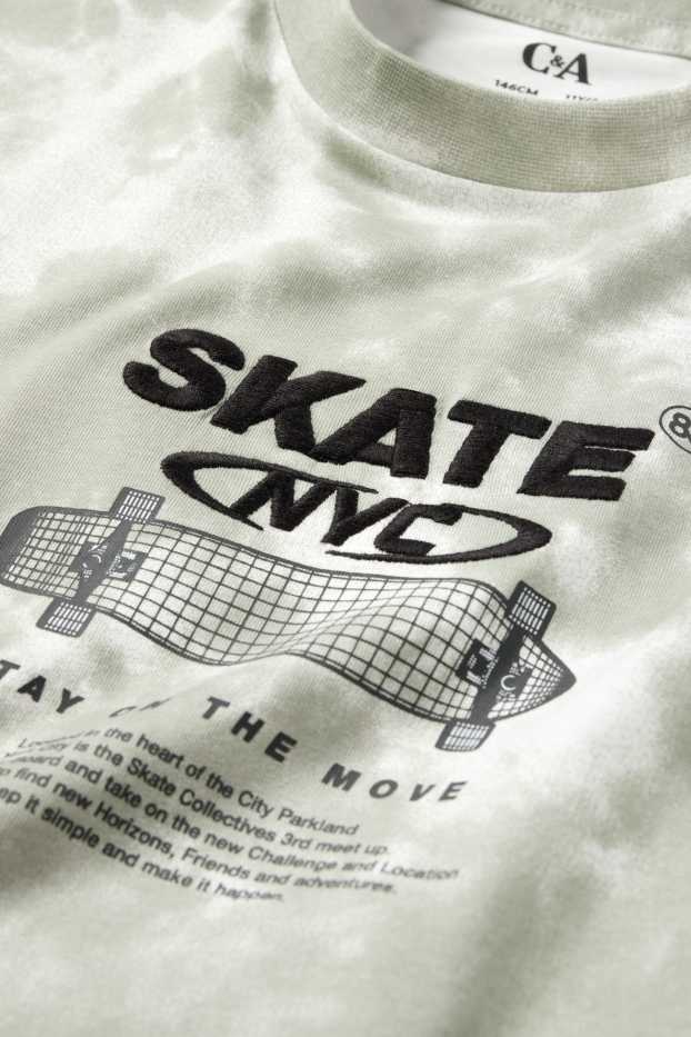 Kinderen: jongens - Skateboard - T-shirt - met patroon - grijs