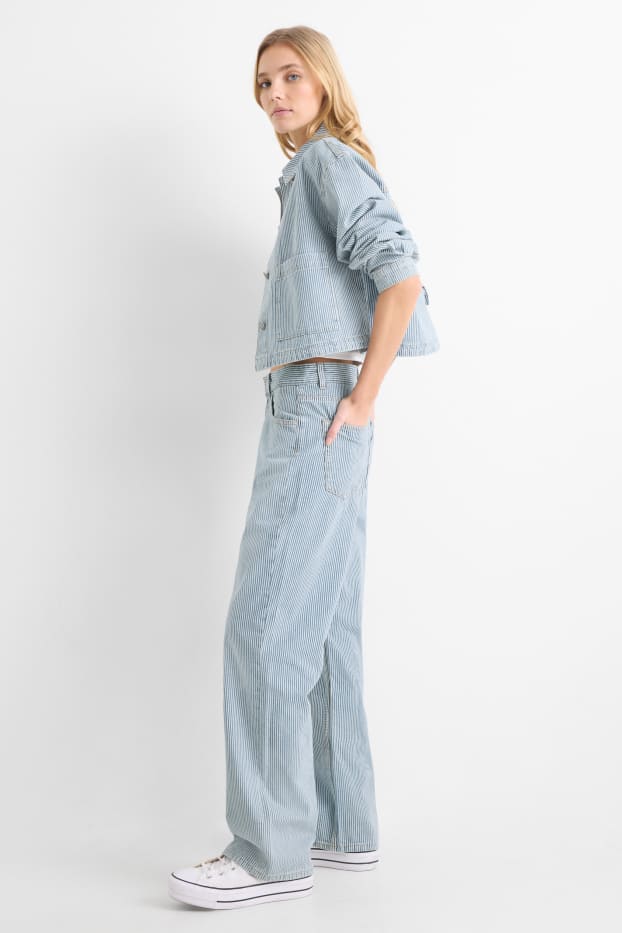 Women - Baggy jeans - mid-rise waist - striped - white / light blue