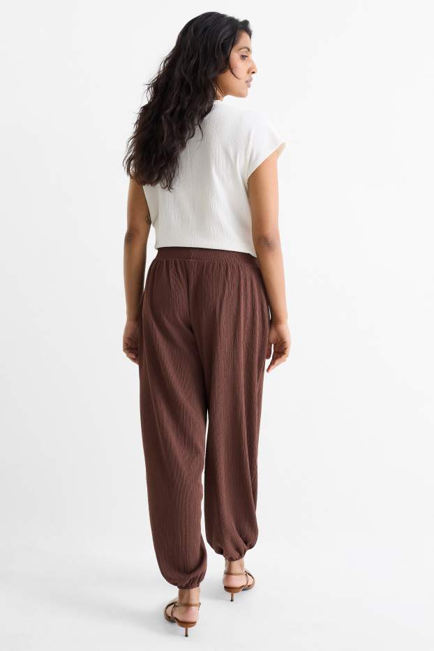 Femmes - Pantalon de jogging - finition texturée - marron foncé
