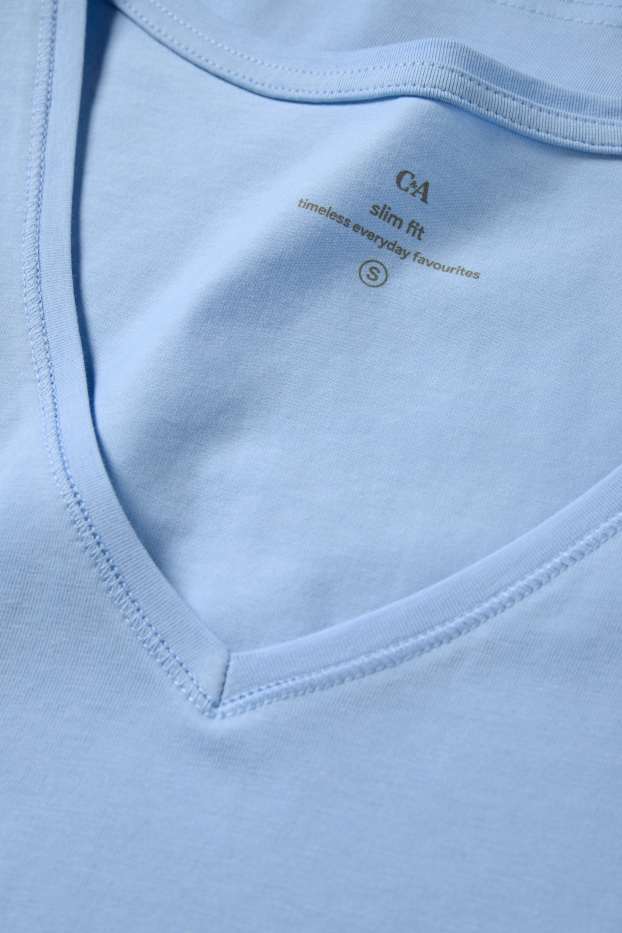 Dámské - Tričko s výstřihem ve tvaru V - slim fit - světle modrá