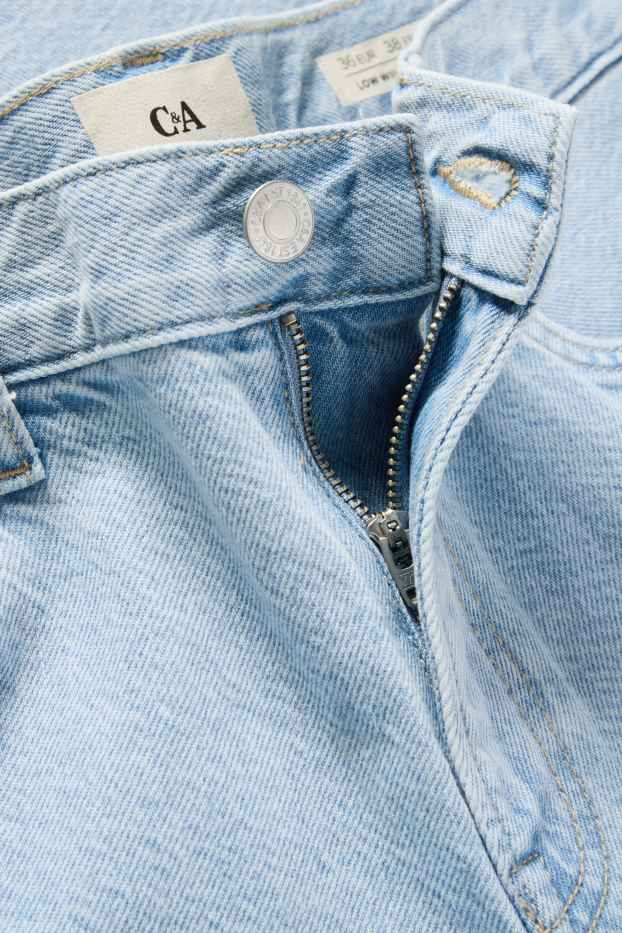 Women - Wide leg jeans - low-rise waist - denim-light blue