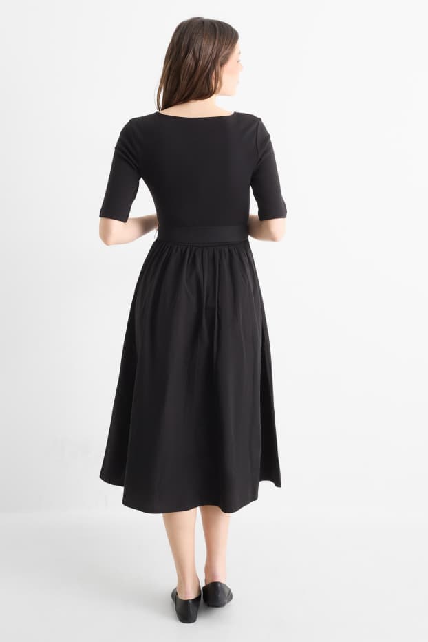 Damen - Fit & Flare Kleid mit Gürtel - schwarz