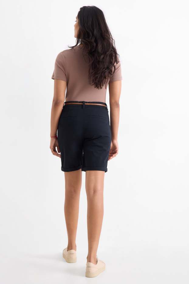 Women - Bermuda shorts with belt - mid-rise waist - dark blue