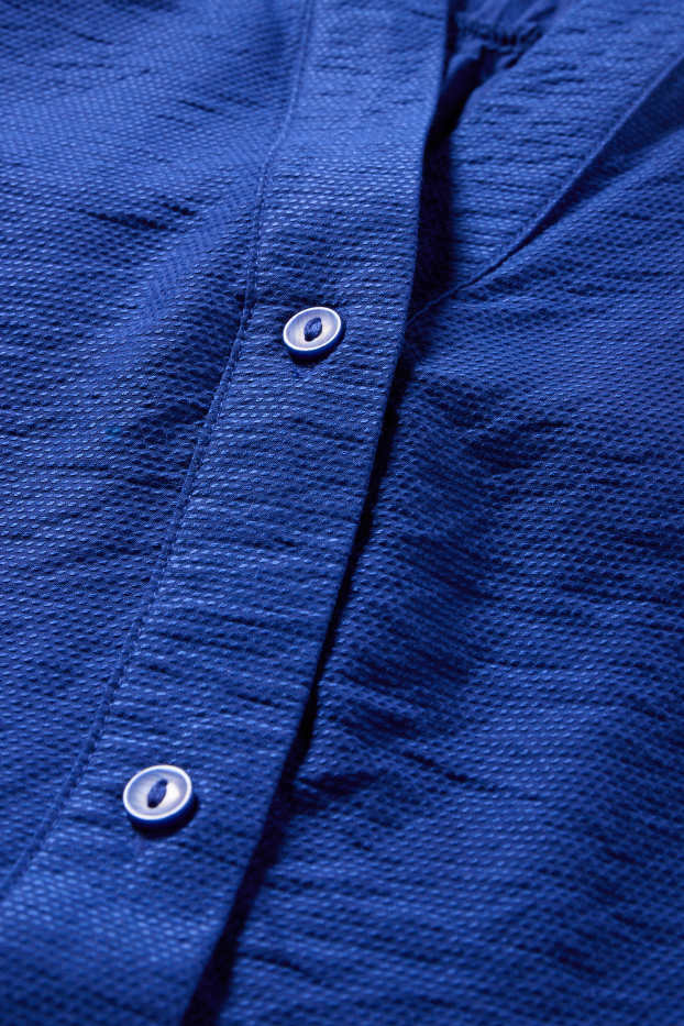 Dámské - Halenka s výstřihem ve tvaru V - strukturovaná - tmavomodrá