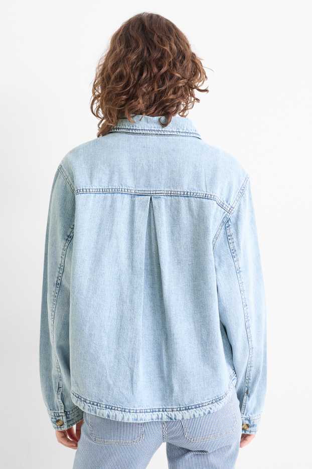 Women - Denim shacket - light blue