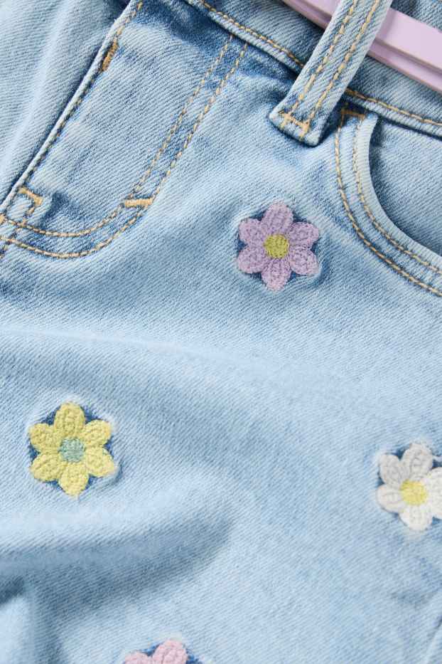 Kinder Mädchen - Blume - Jeans-Shorts mit Gürtel - rosa / hellblau
