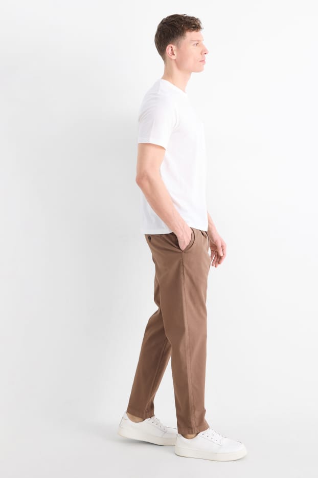 Heren - Chino - tapered fit - met structuur - bruin