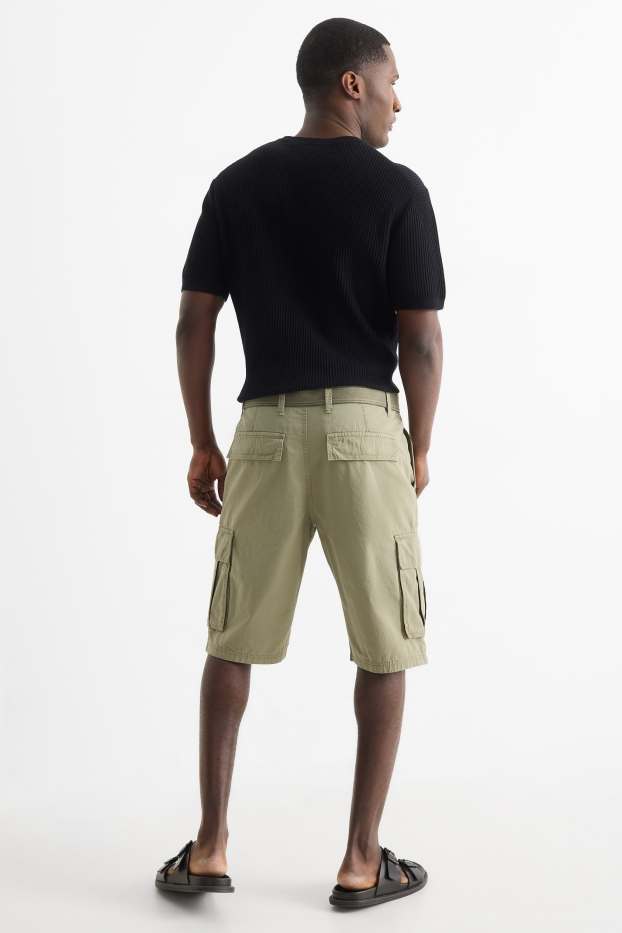 Men - Cargo shorts with belt - green