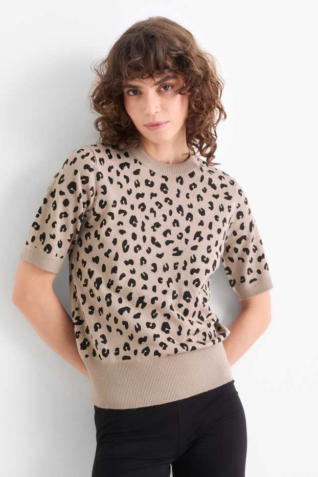 Women - Knitted jumper - short sleeve - leopard print - black / beige