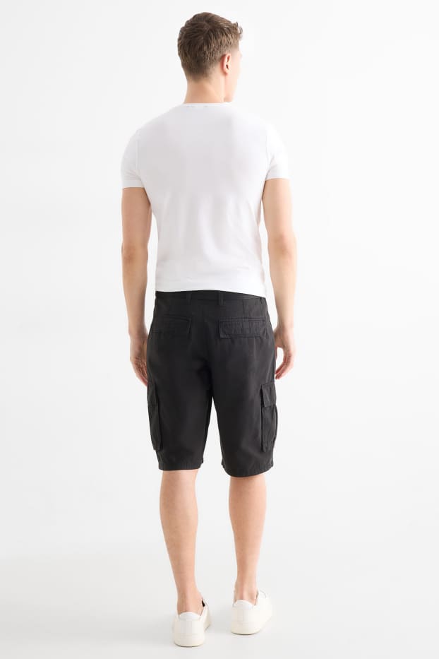 Men - Cargo shorts with belt - black