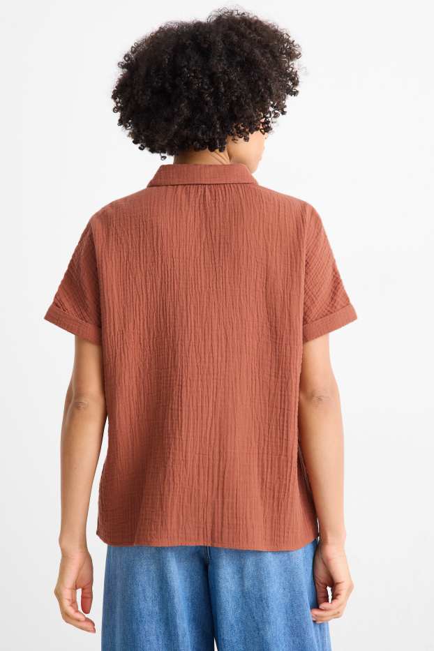 Femei - Bluză din muselină - maro